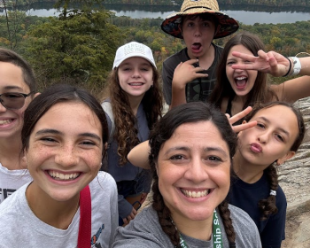 nicole with kids on field trip